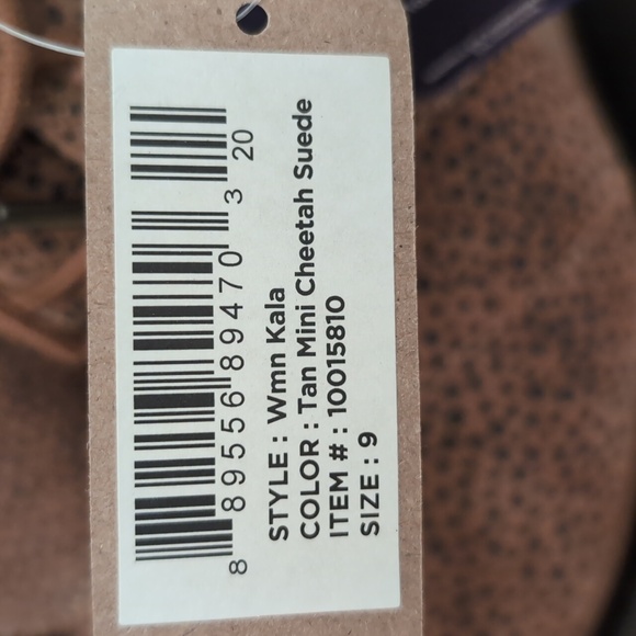 TOMS Cheetah Suede Booties NWT! - Picture 3 of 8